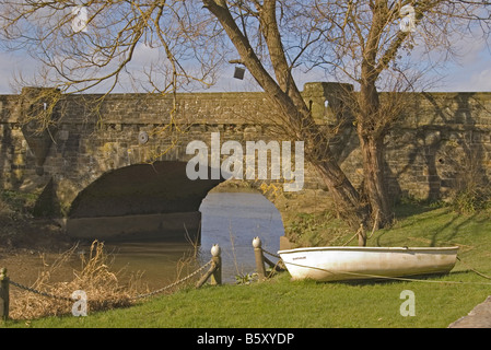 Il ponte di pietra sul fiume Arun Amberley West Sussex Foto Stock