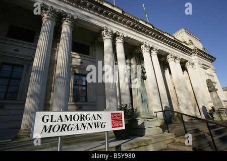 Città di Cardiff, nel Galles del Sud. L'Università di Cardiff Glamorgan edificio è l'ex Glamorgan County Council County Hall. Foto Stock