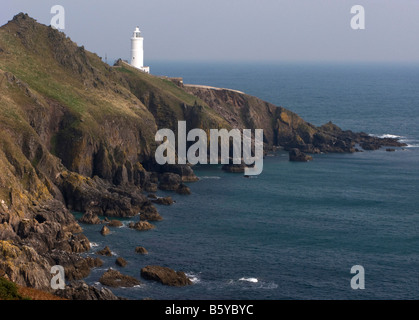 Scogliere e faro di punto di partenza nel South Devon, Regno Unito Foto Stock