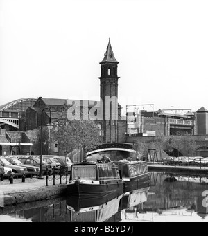 Regno Unito Inghilterra Manchester bacino Castlefield narrowboats ormeggiata su Bridgewater Canal Foto Stock