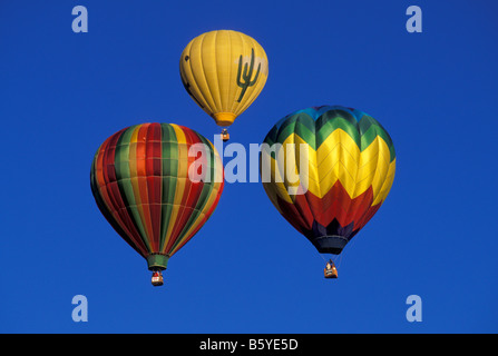 Tre i palloni ad aria calda a galla Foto Stock