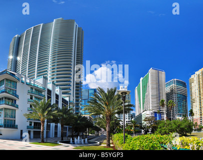 Edifici condominiali presso la Baia di Biscayne Foto Stock