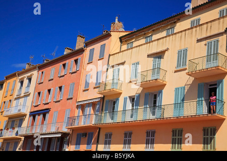 Case colorate a St Tropez, Francia Foto Stock