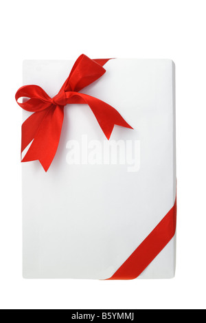 Forma rettangolare scatola regalo bianca decorata con fiocco rosso nastro Foto Stock