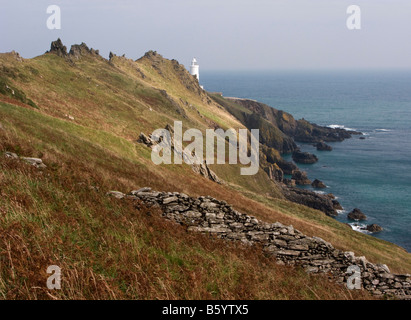 Scogliere e faro di punto di partenza nel South Devon, Regno Unito Foto Stock