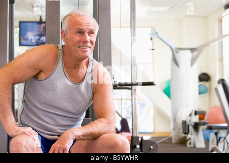 Ritratto di uomo in palestra Foto Stock