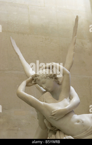 La scultura psiche ravvivato da Cupido bacio di Antonio Canova museo del Louvre Parigi Francia Foto Stock