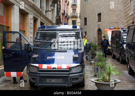 Polizia spagnola su una missione a Barcellona Spagna spagnolo La Rambla o Les Rambles (Catalano) / Las Ramblas Foto Stock
