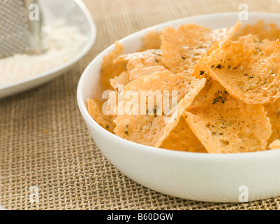 Piatto di patatine di parmigiano Foto Stock