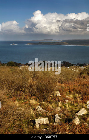 Vista da steeple boschi attraverso St ives bay cornwall Foto Stock