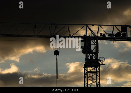 Birmingham town center gru edili contro un cielo blu e nuvole Foto Stock