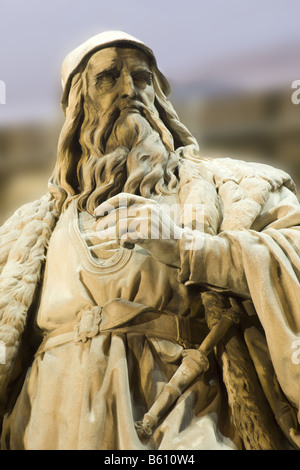 Leonardo da Vinci - statua sulla facciata del museo di arte a Vienna Foto Stock