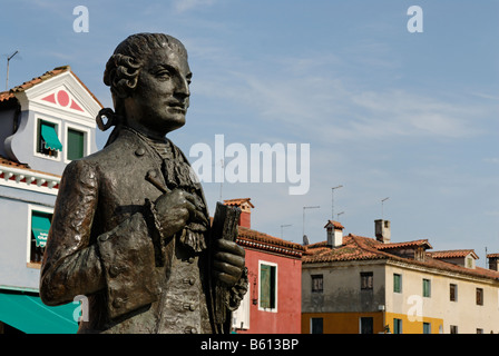 Monumento, Baldassare Galuppi detto Buranello, compositore, situata in Piazza Galuppi a Burano è un'isola della Laguna Veneta Foto Stock