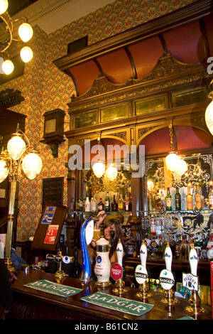 Interno della St Stephens Taverna in London Inghilterra England Foto Stock