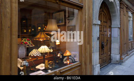 Negozio di antiquariato nella città vecchia di Ginevra, Svizzera Foto Stock