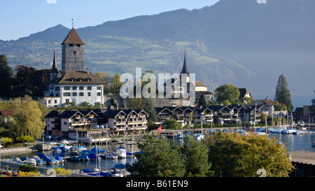 Palazzo e marina, Spiez, Svizzera Foto Stock