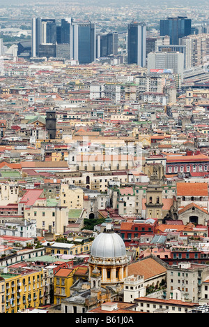 Lo skyline di Napoli visto dal Vomero, Campania, Italia, Europa Foto Stock