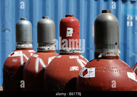 Il gas compresso bottiglie con azoto, un gas inerte per saldatura, dettaglio, sito di costruzione, Krefeld-Uerdingen, Nord Rhine-Westphali Foto Stock