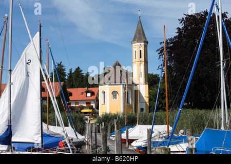 Imbarcadero, St Alban Cappella in Diessen sul Lago Ammersee, Pfaffenwinkel, Fuenfseenland, Alta Baviera, Germania, Europa Foto Stock