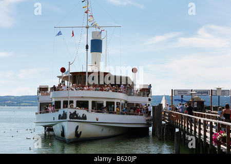 Il battello a vapore Herrsching sul Lago Ammersee in Herrsching, Fuenfseenland, Alta Baviera, Germania, Europa Foto Stock