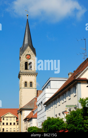 Il campanile della chiesa di protestante del San Pietro e Paolo Chiesa, Tuttlingen, Baden-Wuerttemberg, Germania, Europa Foto Stock