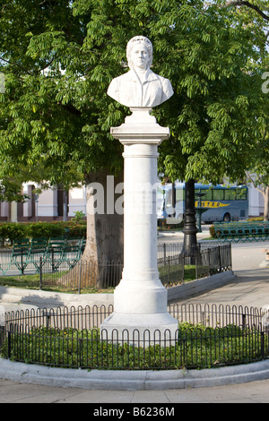 Monumento nel Parque Jose Marti a Cienfuegos, Cuba, Caraibi, America Foto Stock