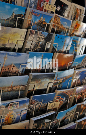 Cartolina stand, Venezia, Italia e Europa Foto Stock