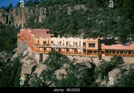 Il Posada Barrancas Mirador hotel si siede sul bordo del Canyon di rame vicino al Divisadero, Messico. Foto Stock