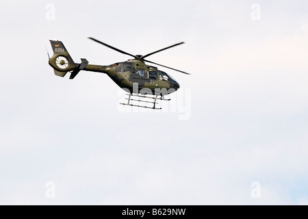 Elicotteri militari, Eurocopter EC 135, esercito tedesco, aeronautica militare in volo, airshow ILA 2008, International Air Display, Berlino, Foto Stock