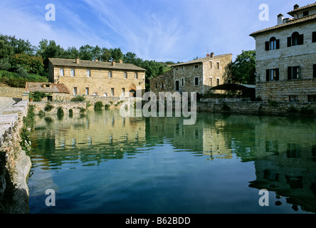 Piscina termale di Bagno Vignoni, in provincia di Siena, Toscana, Italia, Europa Foto Stock