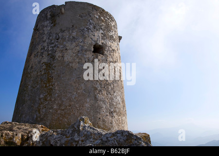 Talaia d'Albercutx, un vecchio pirata torre di guardia a Capo Formentor, Maiorca, isole Baleari, Spagna, Europa Foto Stock