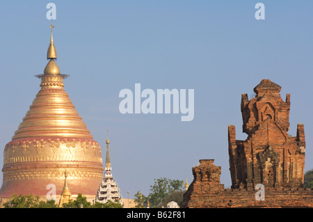 Stupa dorato della Pagoda di Shwezigon Foto Stock