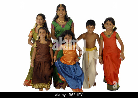 Modelli di bambino dal Kerala in abito tradizionale durante ONAM Foto Stock