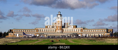 Crowne Plaza Liverpool John Lennon Airport ora il Crowne Plaza hotel nel vecchio Speke airport terminal. Foto Stock