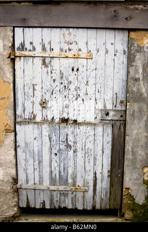 Vecchia porta di legno in Eauze, Gers, Francia Foto Stock