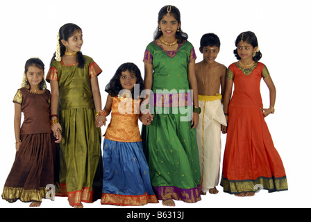 Modelli di bambino dal Kerala in abito tradizionale durante ONAM Foto Stock