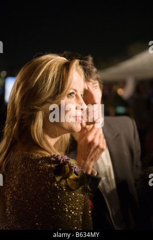 Ronnie Wood, Rolling Stones bassista, con Amanda Palmer presso l'apertura del Museo di Arte Islamica, Doha, Qatar Foto Stock