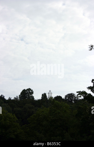 Tre Croci monumento di Vilnius, Lituania Foto Stock