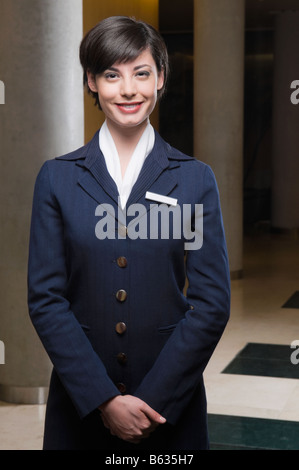 Ritratto di un receptionist sorridente Foto Stock