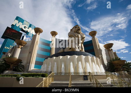 Lion al di fuori della MGM Grand Hotel Las Vegas Nevada America Foto Stock