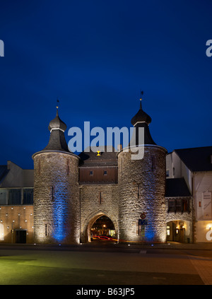 Illuminata Hexenturm, strega tower, Juelich, Nord Reno-Westfalia, Germania Foto Stock