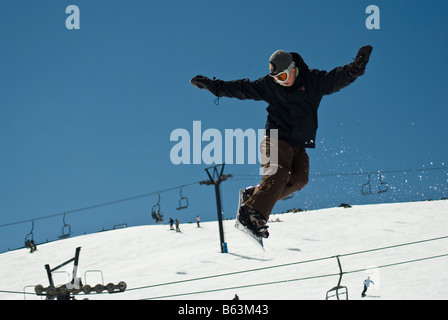 Giovani snowboarder a Turoa campi da sci, Ruapehu, Foto Stock