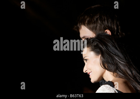 Demi Moore e il marito Ashton Kutcher che frequentano il premier dell'ineccepibile Odeon covent garden Foto Stock