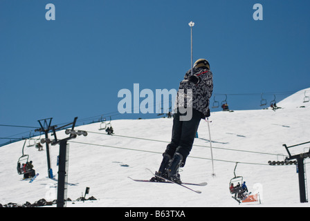 Salto con gli sci a Turoa campi da sci, Ruapehu, Nuova Zelanda Foto Stock