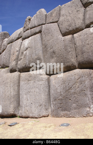 Grandi pietre in fortezza Inca pareti Sacsayhuaman Cusco Peru Sud America Foto Stock