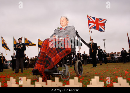 L'ultimo superstite TOMMY BRITANNICO HARRY PATCH frequentando il lancio del 2007 Appello di papavero a Weston super Mare Somerset Foto Stock