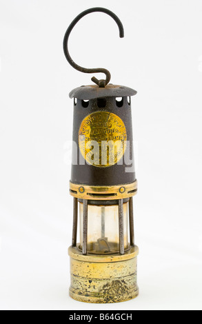 Miglioramento Hailwoods minatori lampada di sicurezza di tipo 01 realizzato da Ackroyd al numero e migliore di Leeds utilizzato in metropolitana in Galles del Sud le miniere di carbone Foto Stock