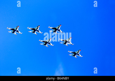 Aerei militari,US Air Force Thunderbirds squadra volanti, in volo Foto Stock