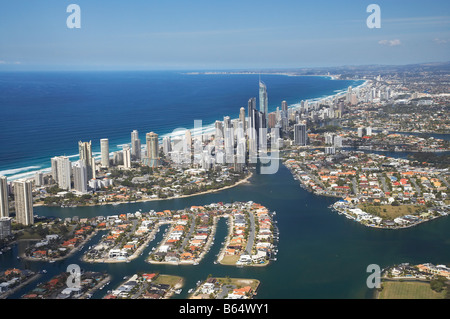 Il paradiso delle acque e sul Fiume Nerang Surfers Paradise Gold Coast di Queensland antenna Australia Foto Stock