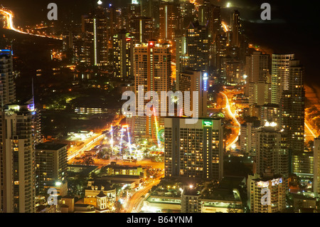 Tempo di notte vista dal Q1 grattacielo di Surfers Paradise, Gold Coast di Queensland in Australia Foto Stock